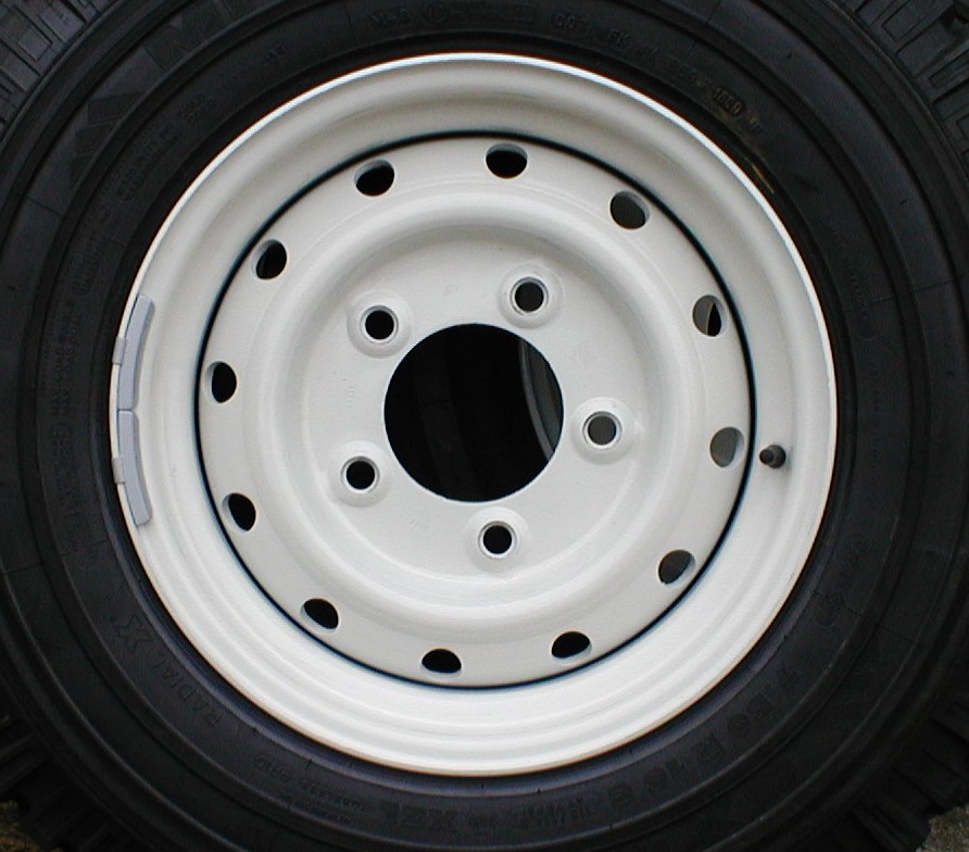 It's a popular choice fitting Wolf Rims ANR4583PM to a Land Rover vehicle