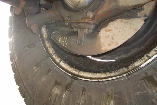 hub seal leak Land Rover